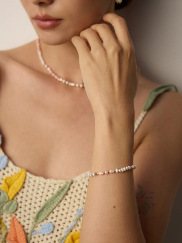 Natural Pearl Pink Shell Sterling Silver Bracelet in Antique Gold