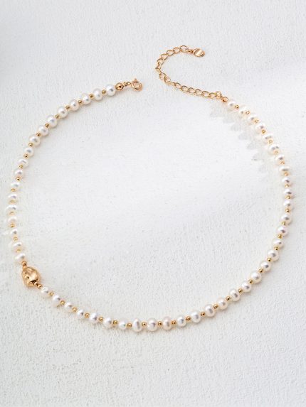 Minimalist Natural Pearl Necklace with Gold Bead Accent