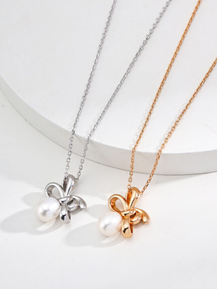 Graceful Knot Pearl Pendant necklace in sterling silver with natural pearl