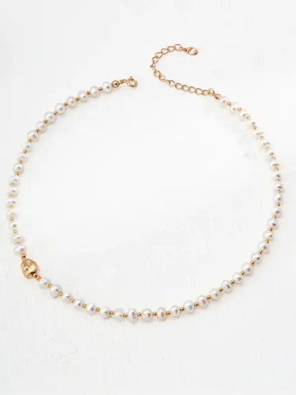 Minimalist Natural Pearl Necklace with Gold Bead Accent