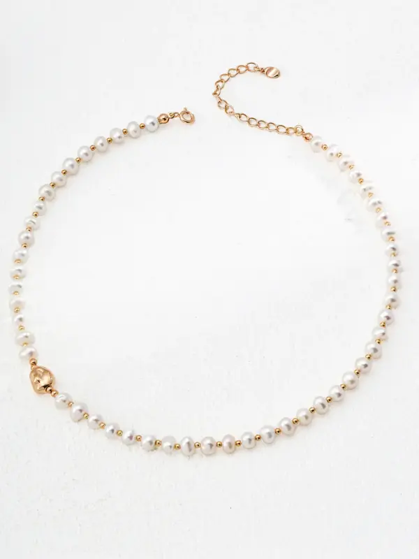Minimalist Natural Pearl Necklace with Gold Bead Accent