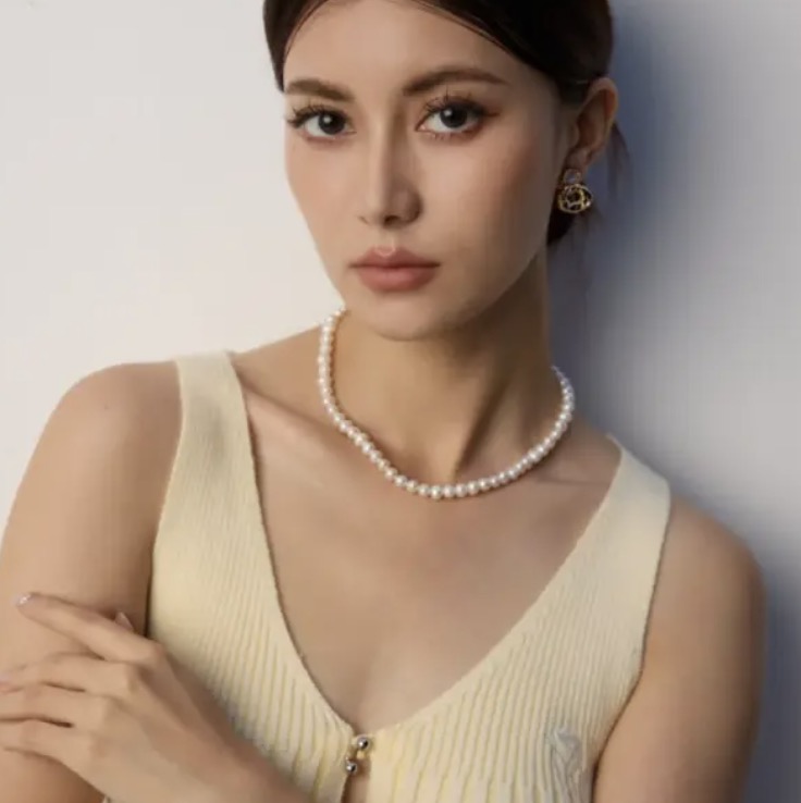 classic single strand pearl necklace